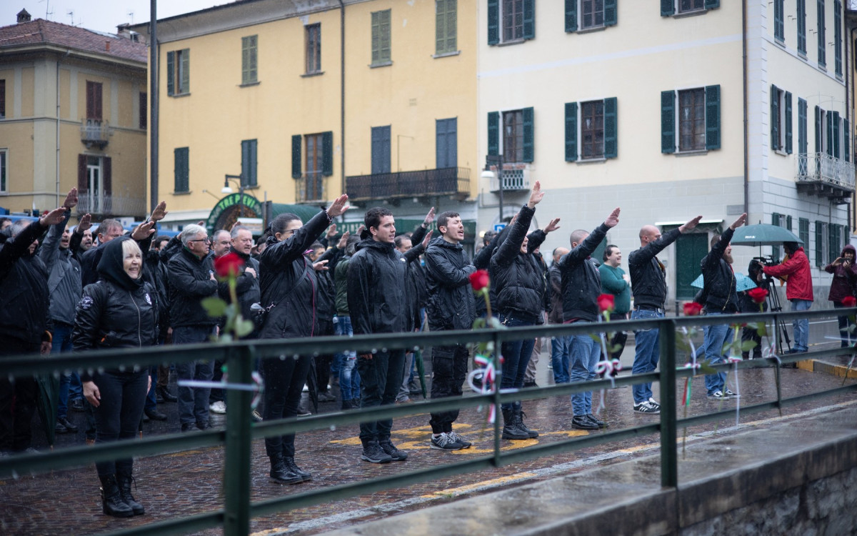 Neofašisti u Italiji obeležili godišnjicu pogubljenja Benita Musolinija