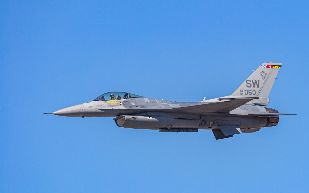 Američki F-16 obavio let pod kontrolom veštačke inteligencije