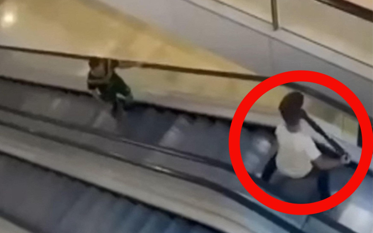 Zadivljujuć snimak iz Sidneja: Trenutak u kojem je heroj stao ispred naoružanog napadača da bi zaštitio potpune strance
