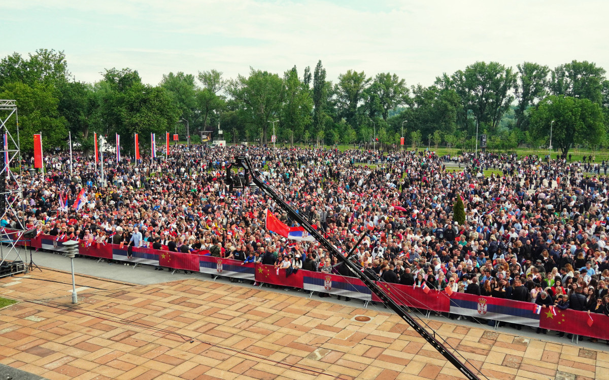 Arhiv javnih skupova: Si Đinpinga kod Palate "Srbija" dočekalo između 6.000 i 7.000 ljudi